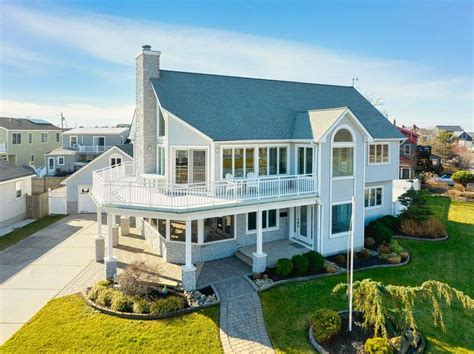 4,960 sq ft (lot) 31 W Boardwalk, Wildwood, NJ 08260. (609) 714-2000. Waterfront Home for Sale in Wildwood, NJ: Here is your chance to invest in a multi family bay front compound owned and loved by the same family for the past 50 years.. Homes for sale wildwood crest nj